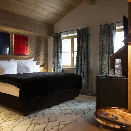 Chalet Arlberg- Exquisites Skigebiet Fuer Bis Zu 16 Gaste In Zurs Villa *